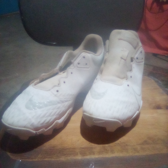 Nike HyperDiamond Women's Softball Cleats, Size:8 1/2, Color:White - Picture 2 of 5